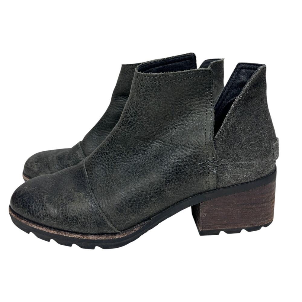 Sorel Cate Black Lugged Waterproof Leather Cut Out Ankle Boots 8.5